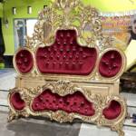 Dipan Ukir Bludru Merah