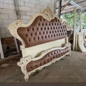 Dipan ukir mewah klasik