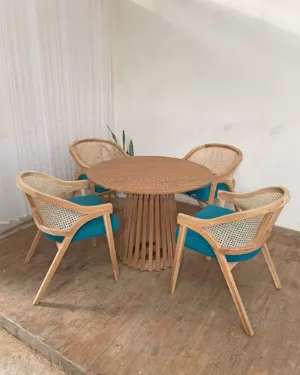 Set 4 Kursi Meja Makan