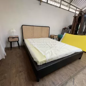 Roney - Dipan Kayu Rotan Model Minimalis Ukuran 180x200cm