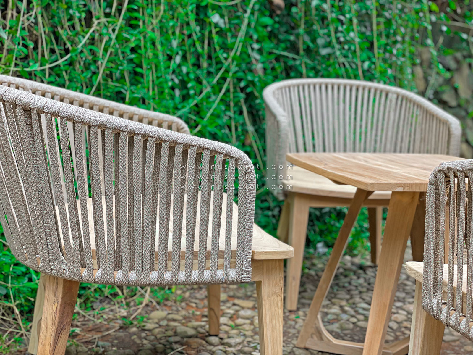 Set kursi resto anyaman rope, rangka kayu jati by Nusadjati