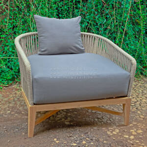 Sofa santai outdoor Baleria 1 seater. material kayu jati dengan matras busa tebal 20cm