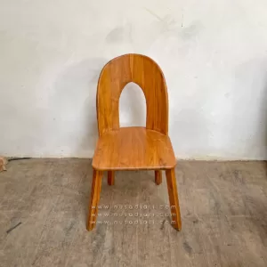 Brian - Kursi kayu modern cocok untuk cafe