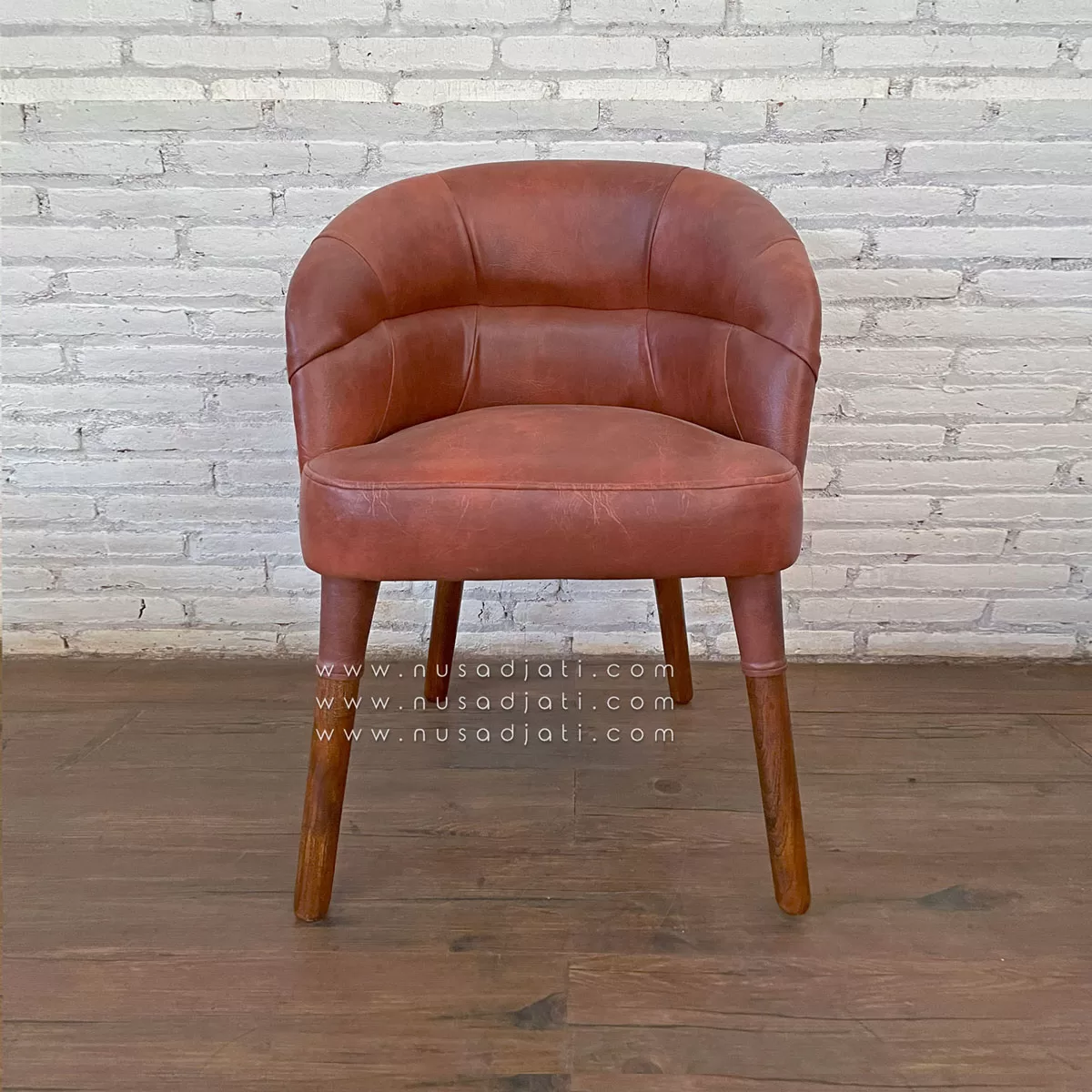 Carlo-Desain-Kursi-Makan-Model-Vintage-Jok-Kulit-Sintetis-002 Carlo - Desain Kursi Makan Model Vintage Kulit Sintetis