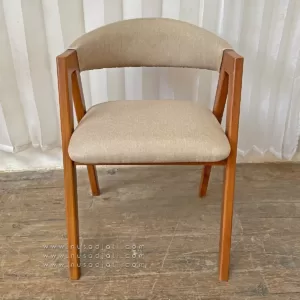 Kursi Makan Kayu Letter A