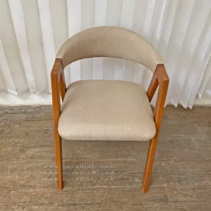 Kursi Makan Kayu Letter A
