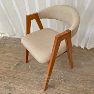 Kursi Makan Kayu Letter A
