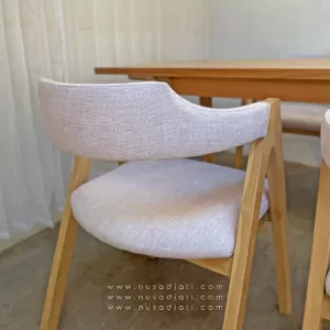 Meja Makan 4 Kursi Minimalis Letter A