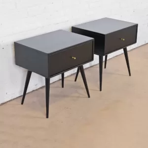 Meja Nakas Klasik Scandinavia Ava