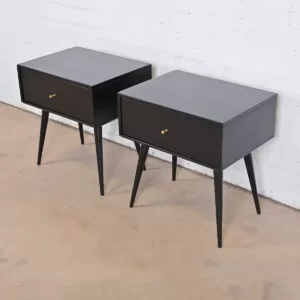 Meja Nakas Klasik Scandinavia Ava