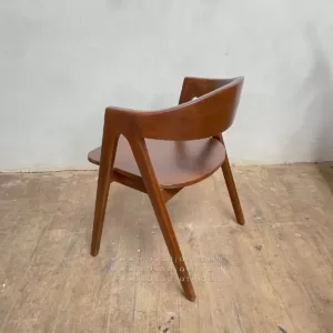 Kursi Cafe Kayu Jati Solid Letter A
