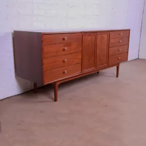 Lila - Bufet Ruang Tamu Retro Model Terbaru