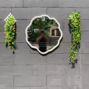 Nila - Cermin dinding aesthetic dengan frame berbentuk bulat abstrak