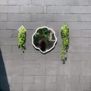 Nila - Cermin dinding aesthetic dengan frame berbentuk bulat abstrak