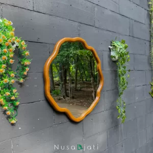 Nila – Cermin Dinding Kayu Aesthetic
