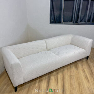 Sofa Bouncle White Malo warna putih kain bouclé minimalis modern 2 seater