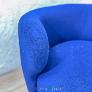 Sofa Bulat Armchair Eira warna biru desain modern minimalis single chair