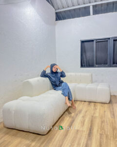 Sofa Minimalis Bouncle Snow White